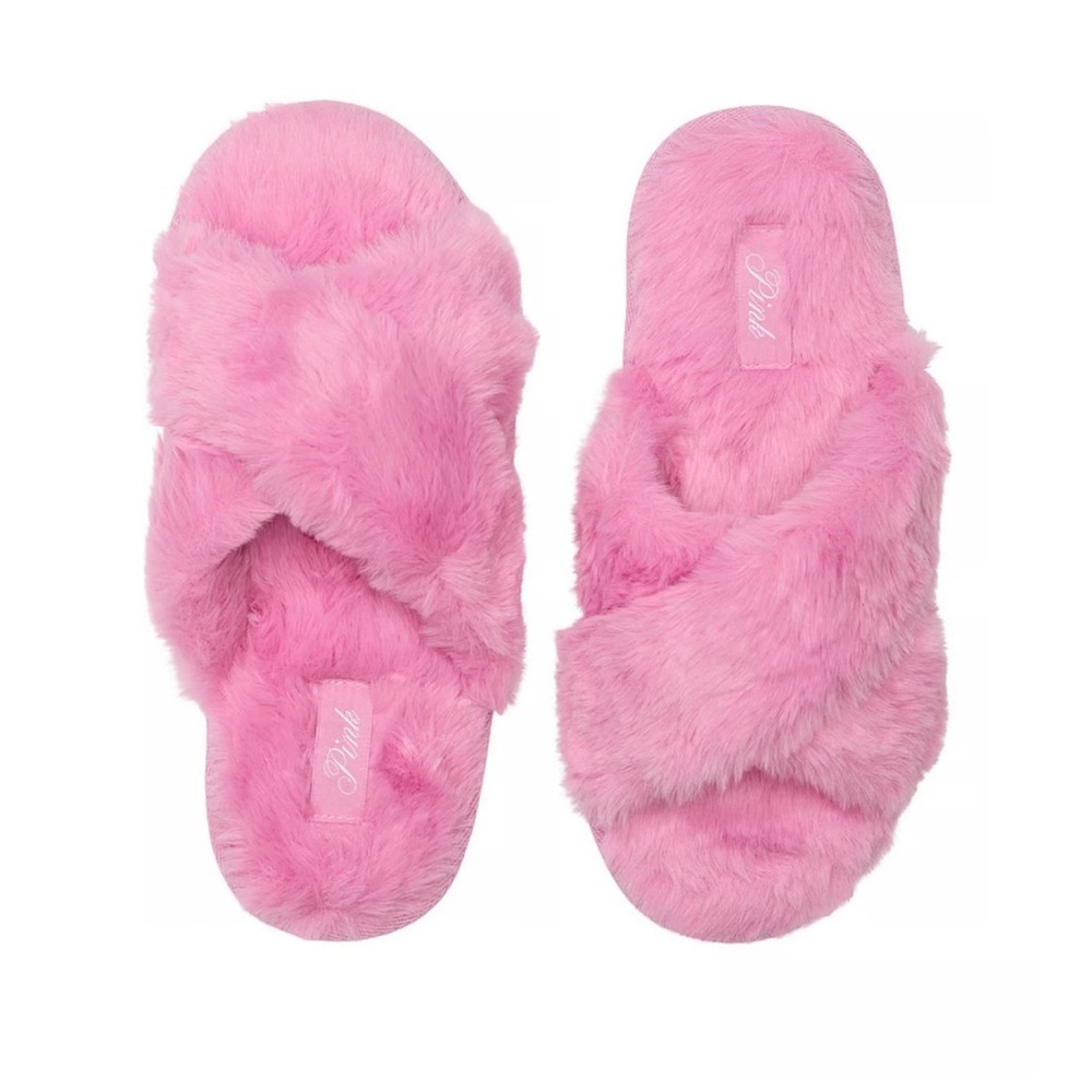 PINK FAUX FUR SLIPPERS!